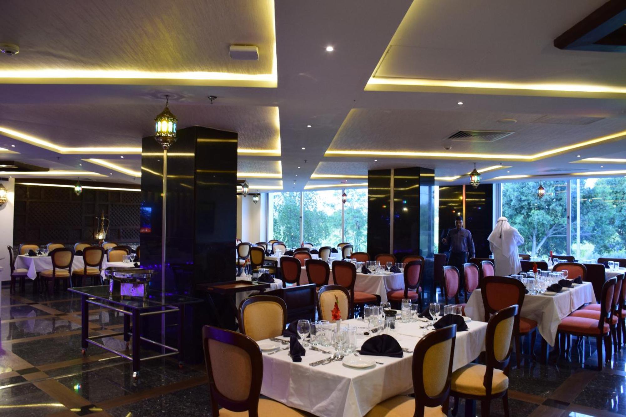 Defence Raya Golf & Country Club Hotel Lahore Bagian luar foto
