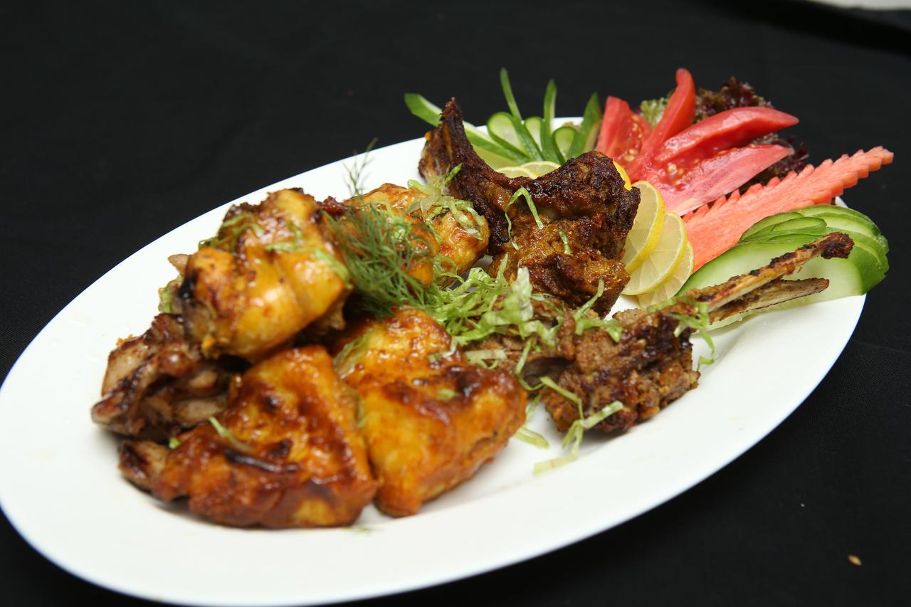 Defence Raya Golf & Country Club Hotel Lahore Bagian luar foto