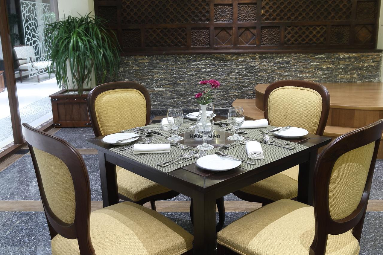 Defence Raya Golf & Country Club Hotel Lahore Bagian luar foto
