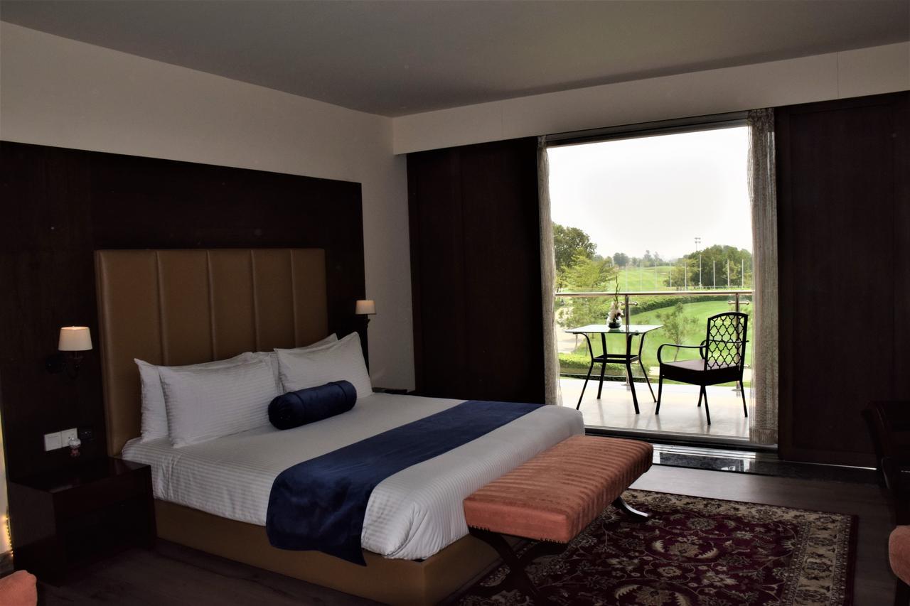 Defence Raya Golf & Country Club Hotel Lahore Bagian luar foto